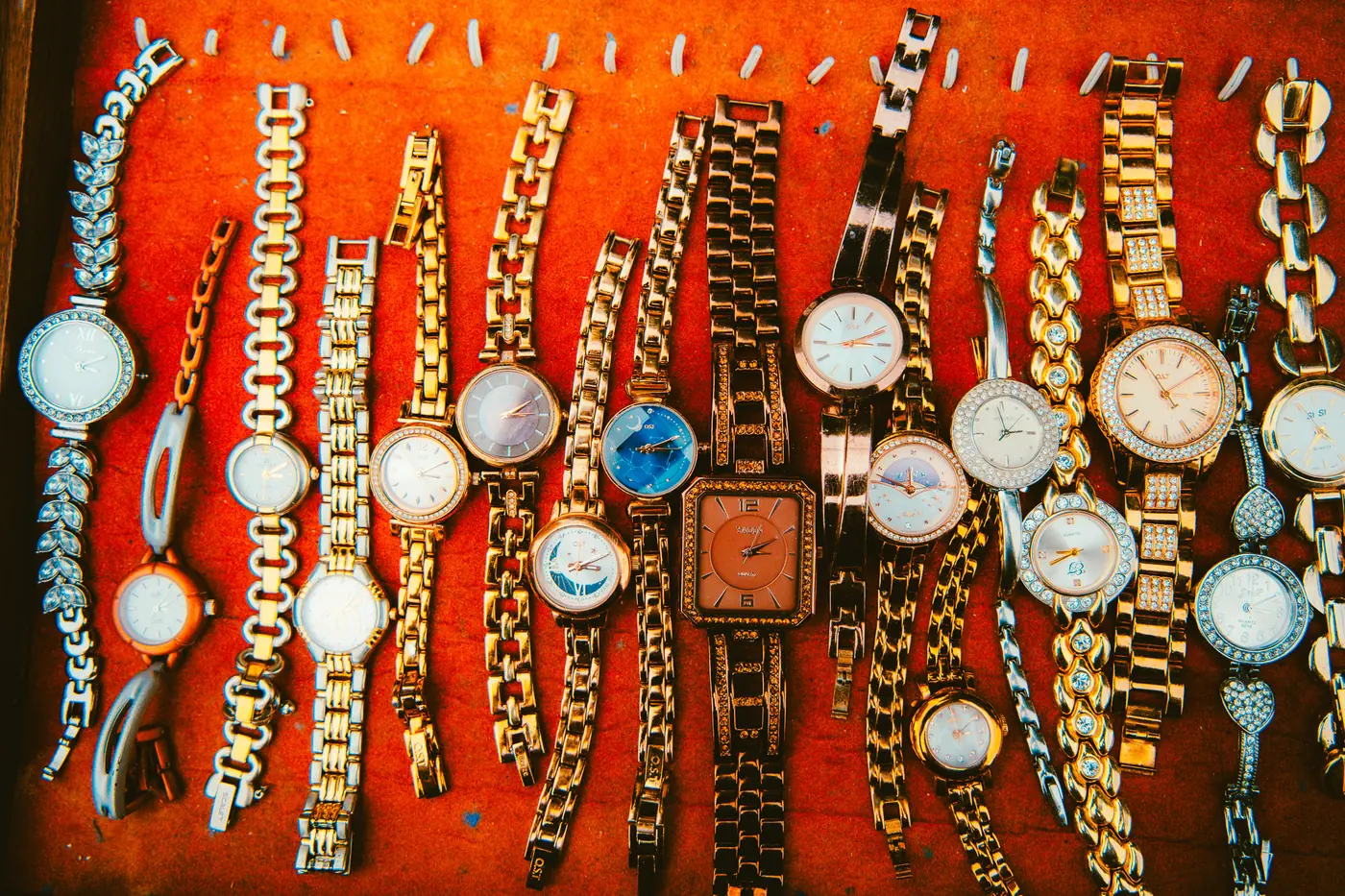 Montres au marché, Carnet de route, Chinou Eye