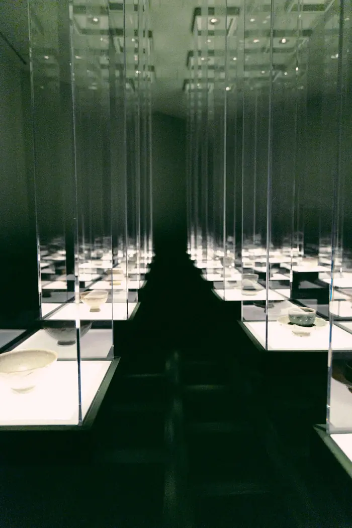Salle aux miroirs, Carnet de route, Chinou Eye