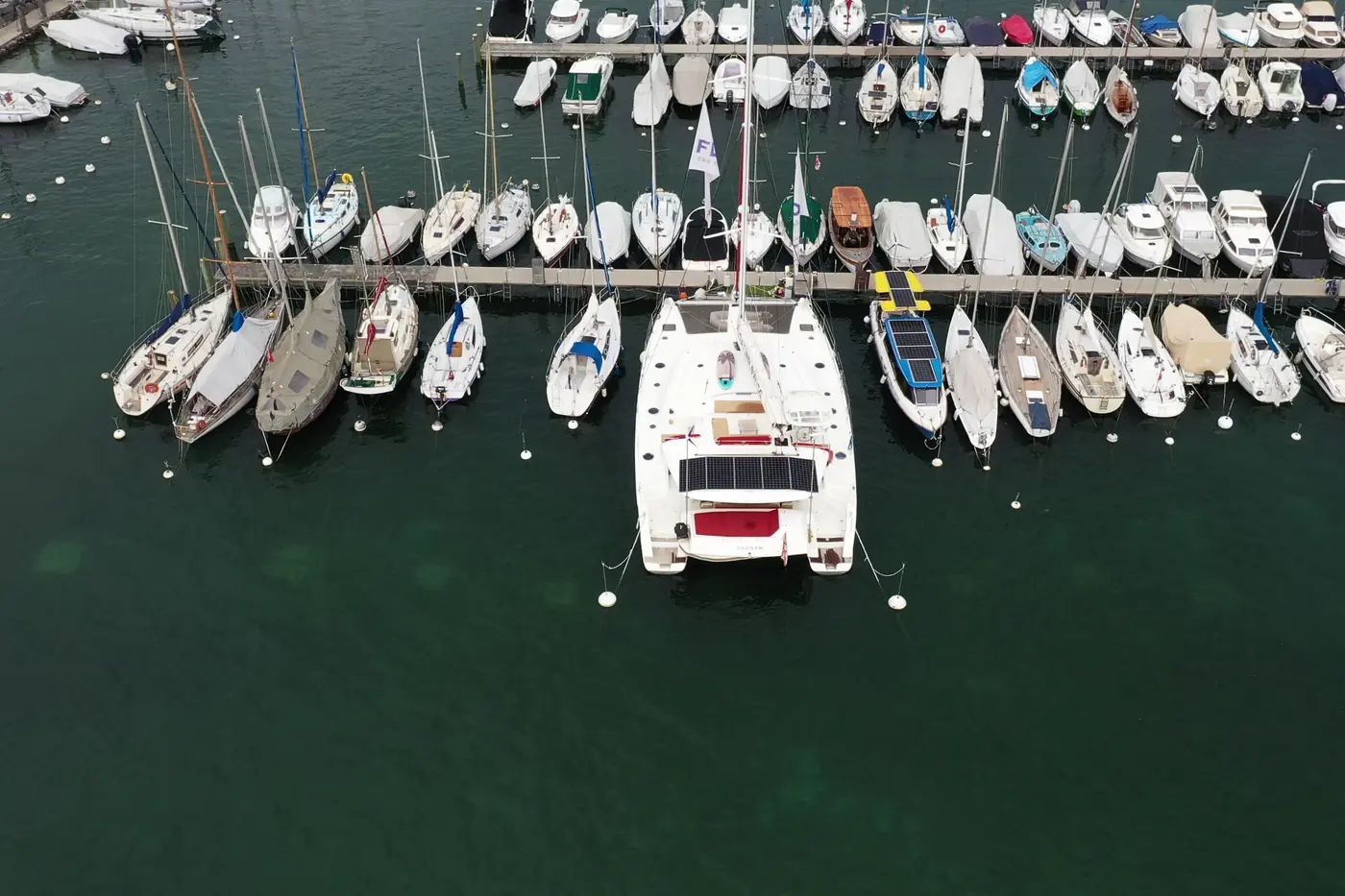 Vue drone, marina, architecture & lieux, Chinou Eye photographe à Genève